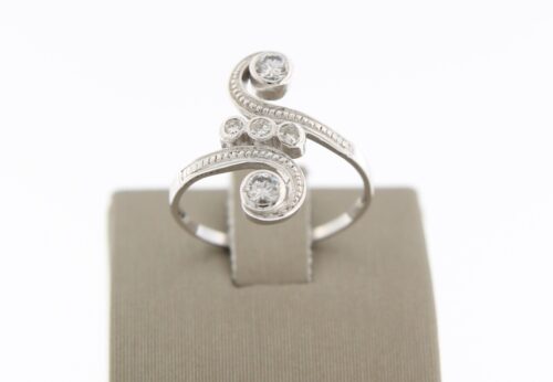 Antieke 14 k witgouden ring met 0.55ct briljant