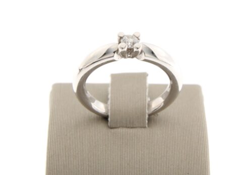 14 k witgouden ring met 0.18 ct briljant TW/VSI