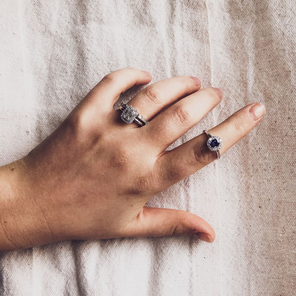 14 karaat witgouden ring met Baquette en diamant - Afbeelding 3