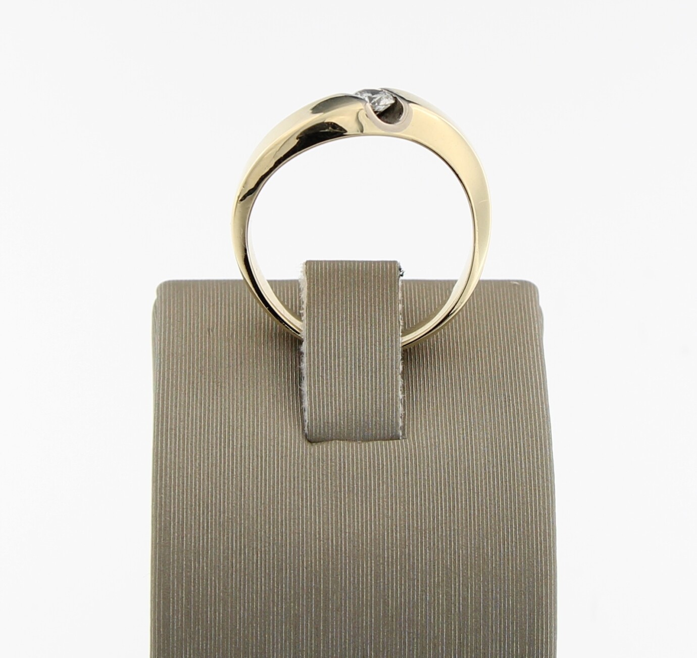 14 k Geel gouden ring met 0.18 ct briljant