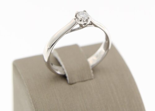14 k wit gouden solitairring met 0.12 ct briljant