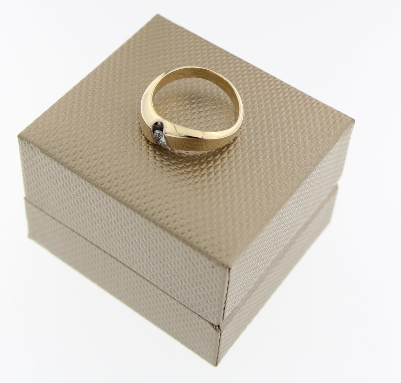 14 k Geel gouden ring met 0.18 ct briljant