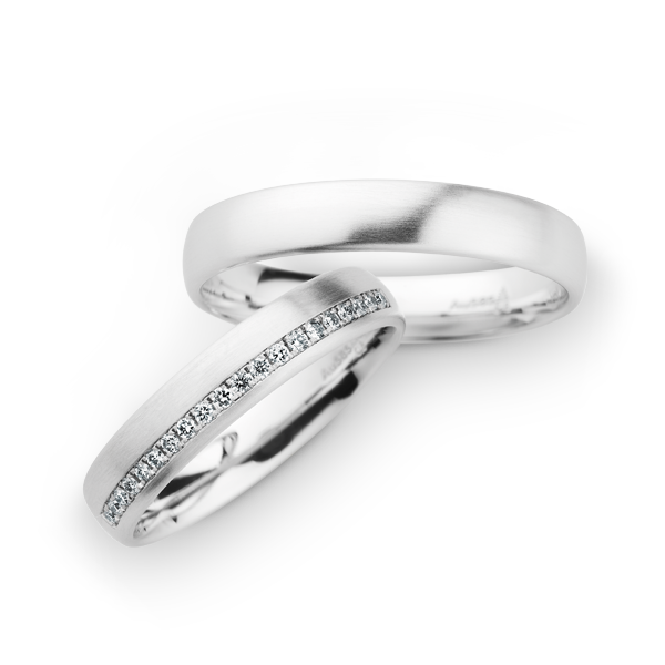 Witgouden trouwringen met diamant van Christian Bauer