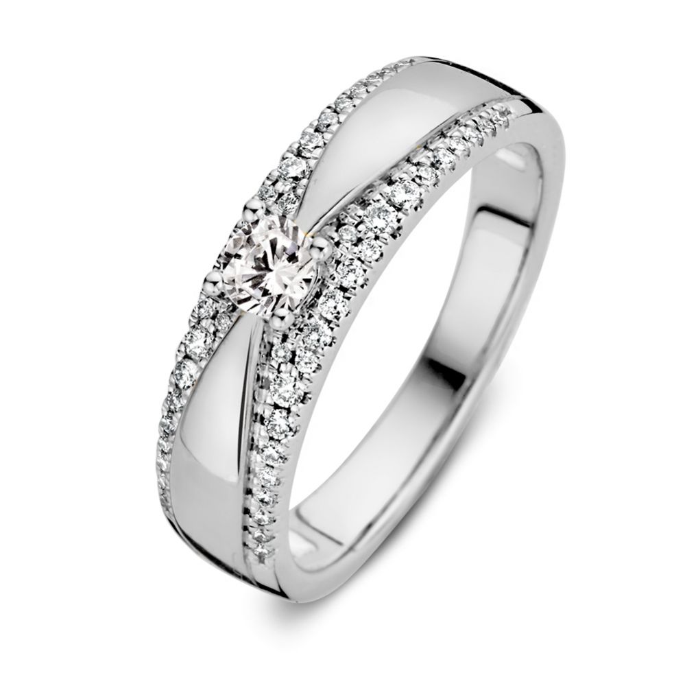 14 karaat witgouden ring met 0.40ct diamant